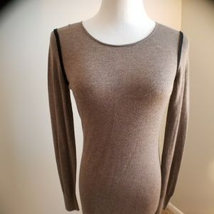 Cool brown shirt with black zipper detail